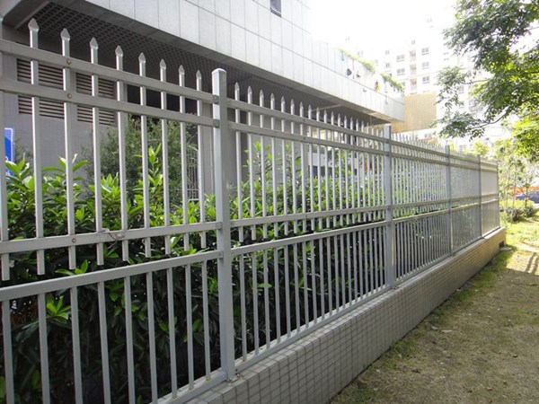 鋅鋼護(hù)欄
